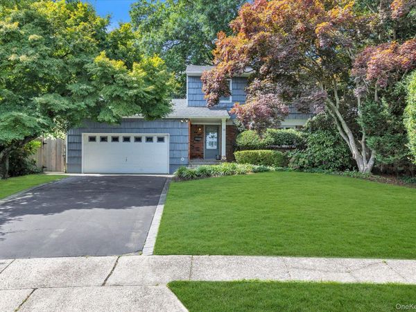 14 Spencer Way , Kings Park, NY 11754