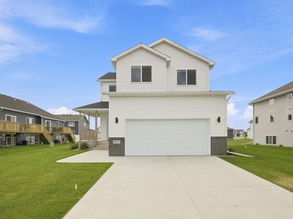 6797 28th Street S, Fargo, ND 58104