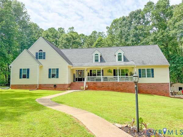 6082 Hungarytown Road , Blackstone, VA 23824