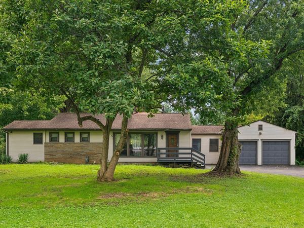 1175 E Cooke Road , Columbus, OH 43224