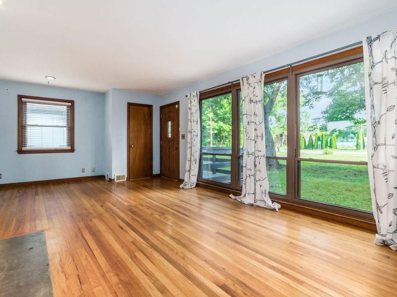 1175 E Cooke Road, Columbus, OH 43224 Photo 5