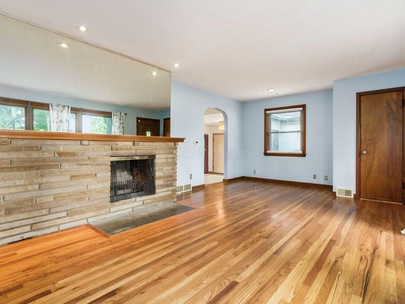 1175 E Cooke Road, Columbus, OH 43224 Photo 6