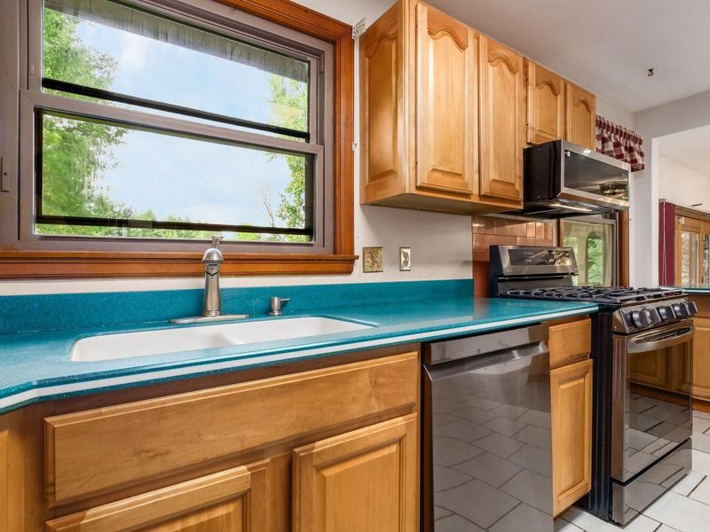 1175 E Cooke Road, Columbus, OH 43224 Photo 9
