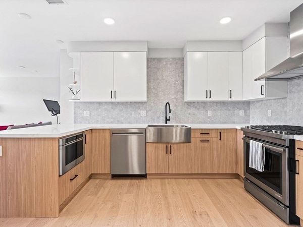 457 W Broadway, Unit 301, Boston, MA 02127