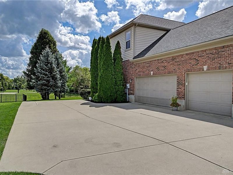2054 Stablehand Drive, Dayton, OH 45458 Photo 4