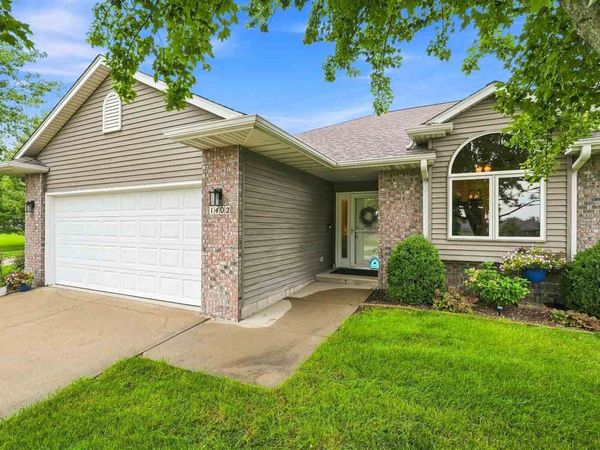 1402 Compton Pl, Iowa City, IA 52240