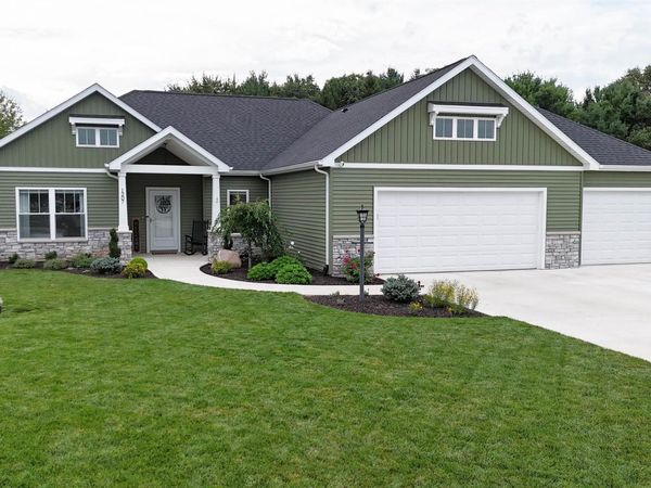1207 E Dresdin Drive, Warsaw, IN 46580