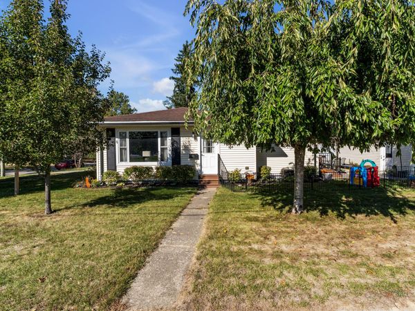 527 Arthur Street, Chelsea, MI 48118