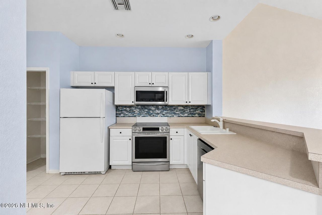 4219 Liron Avenue, Unit 204, Fort Myers, FL 33916 Photo