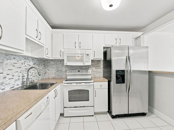 9300 SW 8th Street, Unit 219, Boca Raton, FL 33428