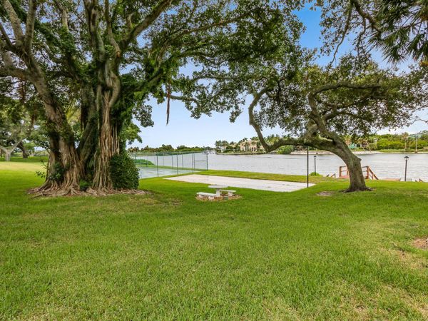 386 GOLFVIEW Road, Unit D, North Palm Beach, FL 33408