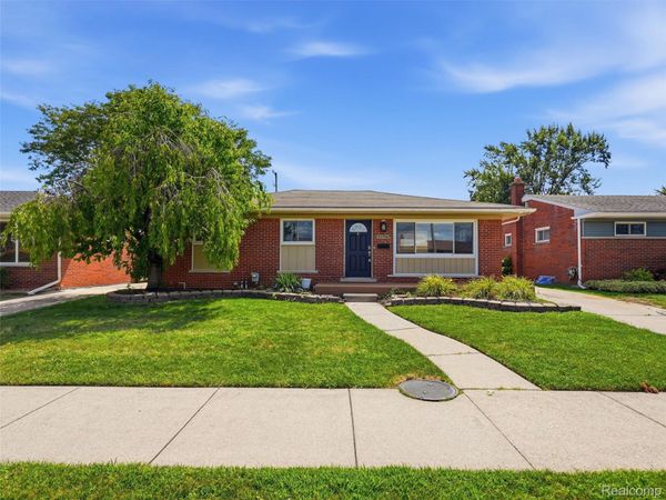 21736 Timberidge Street, St Clair Shores, Mi 48082