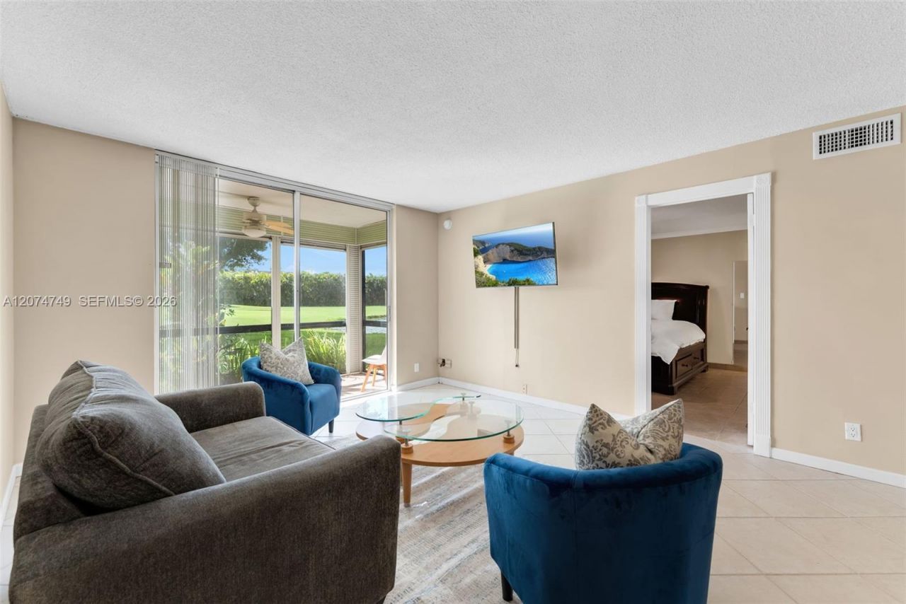 9811 N Hollybrook Lake Dr , Unit 103, Pembroke Pines, FL 33025 Photo