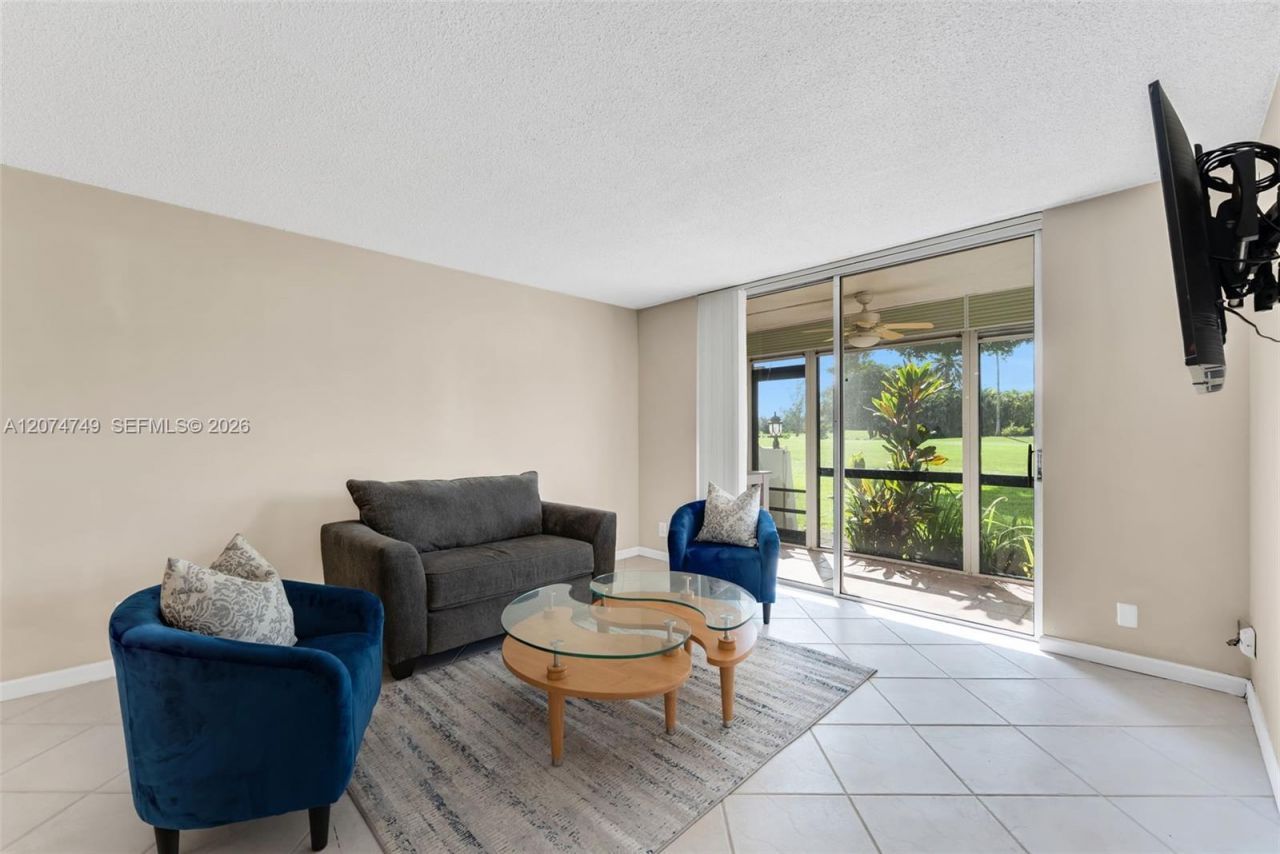 9811 N Hollybrook Lake Dr , Unit 103, Pembroke Pines, FL 33025 Photo