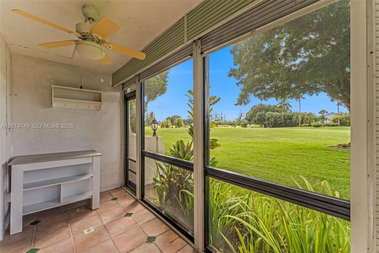 9811 N Hollybrook Lake Dr , Unit 103, Pembroke Pines, FL 33025 Photo