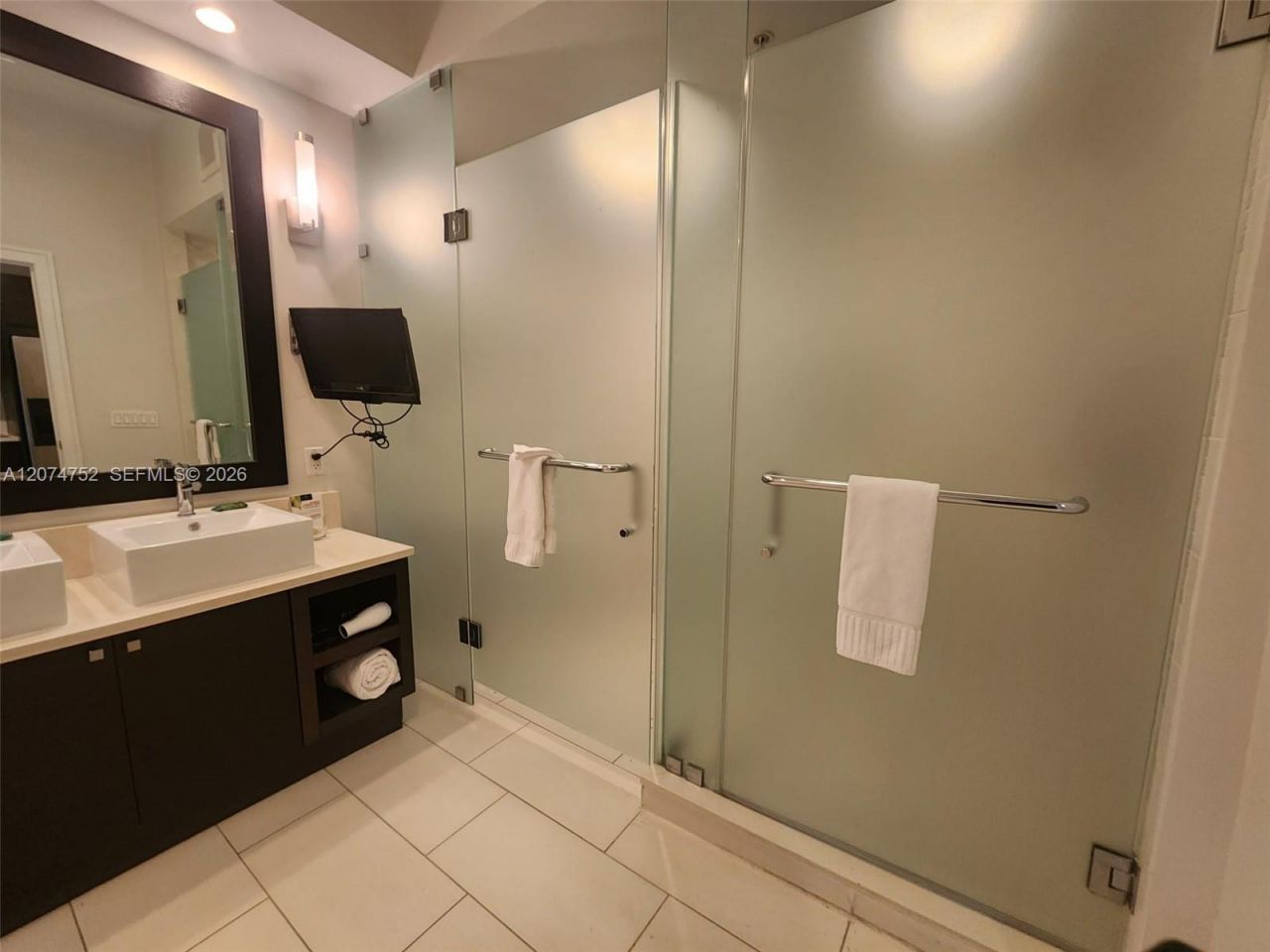 5300 NW 87th Ave , Unit 614, Doral, FL 33178 Photo