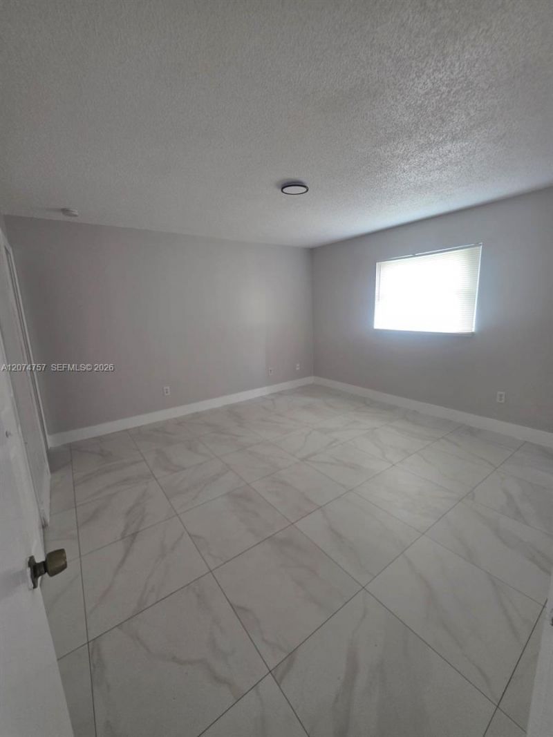 4121 Stirling Rd, Unit 207, Dania Beach, FL 33314 Photo