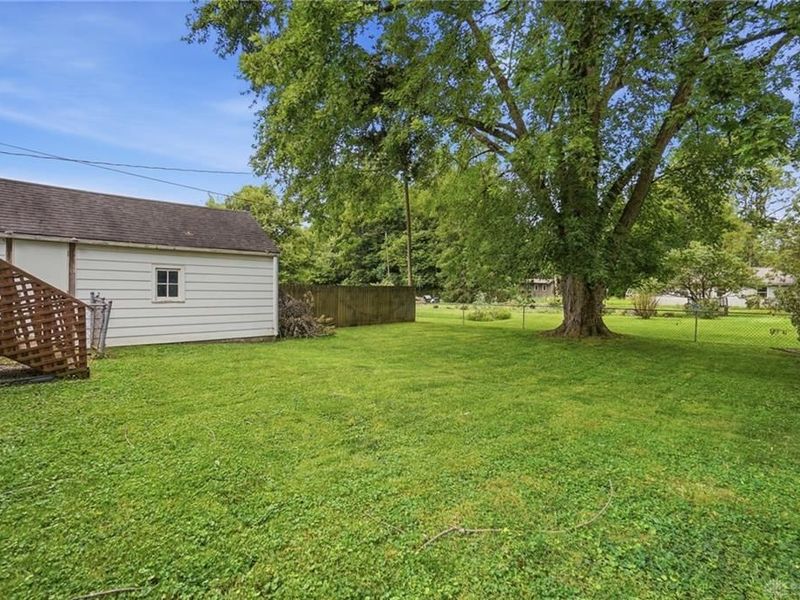 1027 N Burnett Road, Springfield, OH 45503 Photo 25