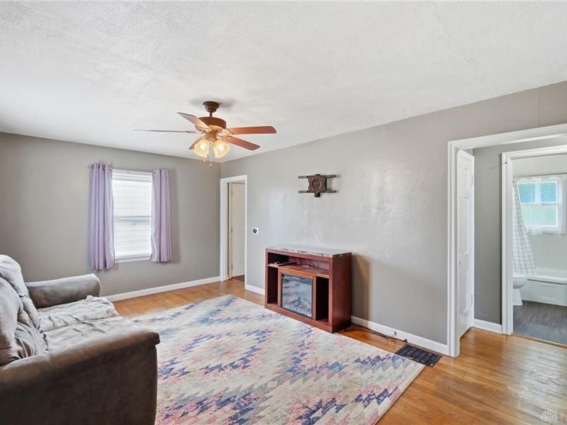 1027 N Burnett Road, Springfield, OH 45503 Photo 3