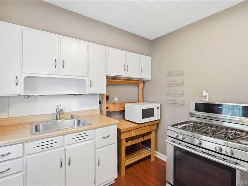 1027 N Burnett Road, Springfield, OH 45503 Photo 8