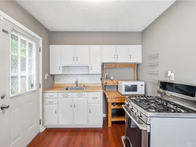 1027 N Burnett Road, Springfield, OH 45503 Photo 9