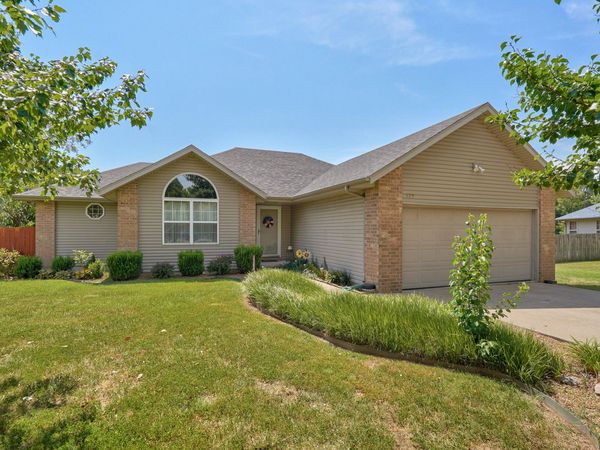 129 Deer Run , Willard, MO 65781