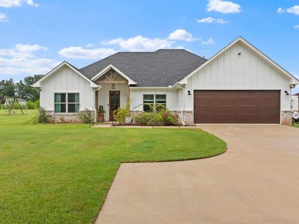 22477 County Road 2166, Troup, TX 75789