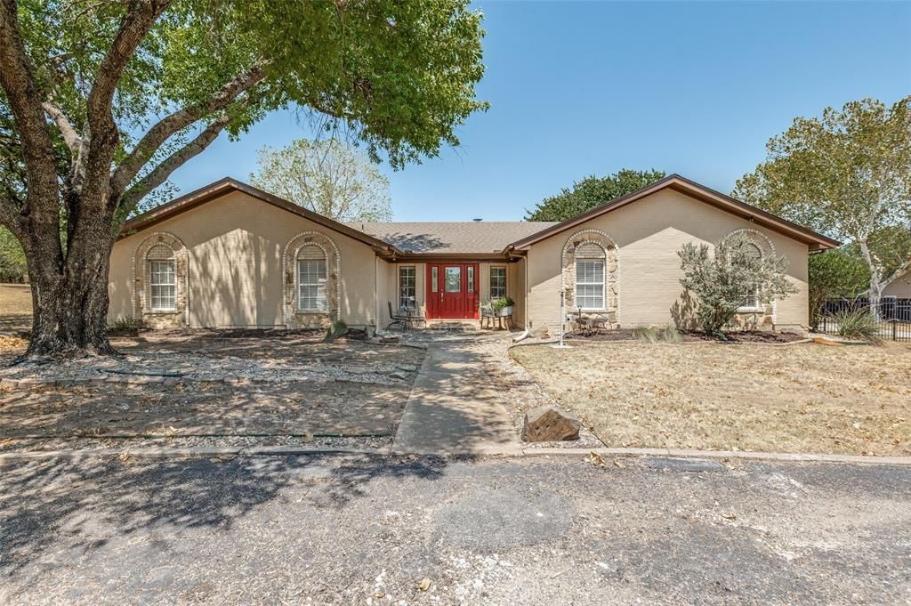 5033 Sunset Circle N, Fort Worth, TX 76244 Main Photo