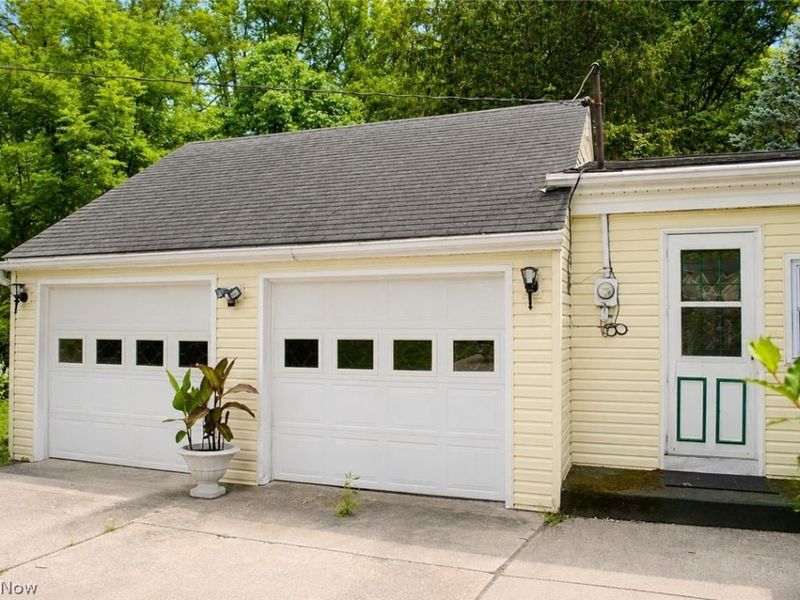 6517 Lear Nagle Road, North Ridgeville, OH 44039 Photo 4