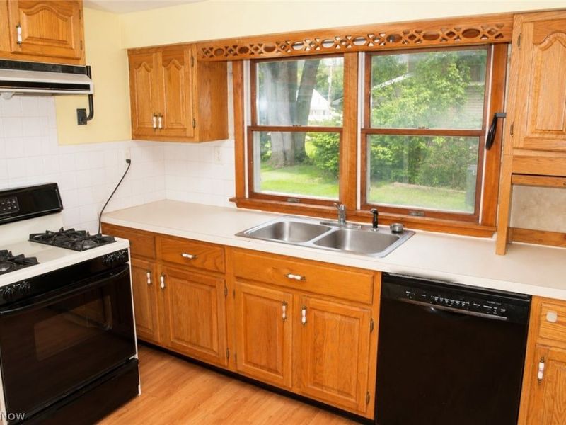 6517 Lear Nagle Road, North Ridgeville, OH 44039 Photo 9