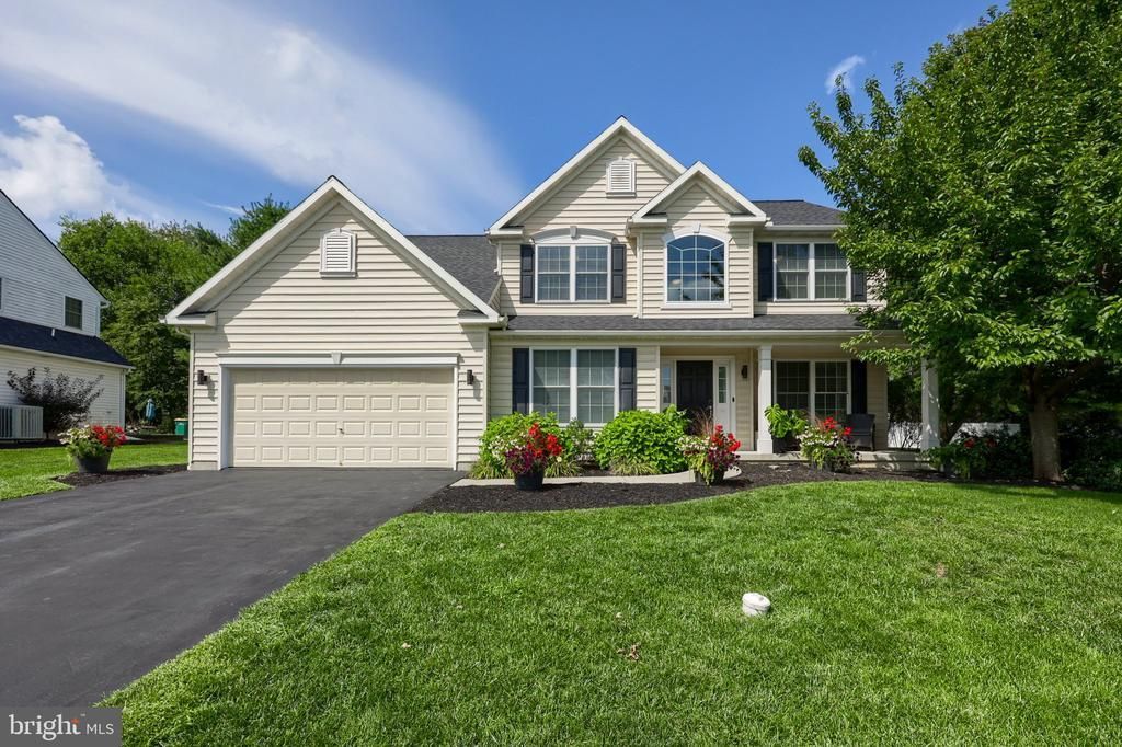 182 Pickwick Circle, Palmyra, PA 17078 Main Photo