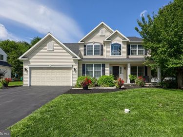 182 PICKWICK CIRCLE, PALMYRA, PA 17078