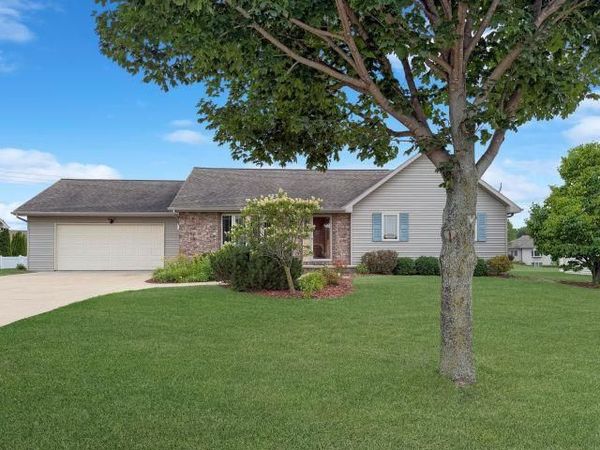 3136 EGAN LANE, Green Bay, WI 54311