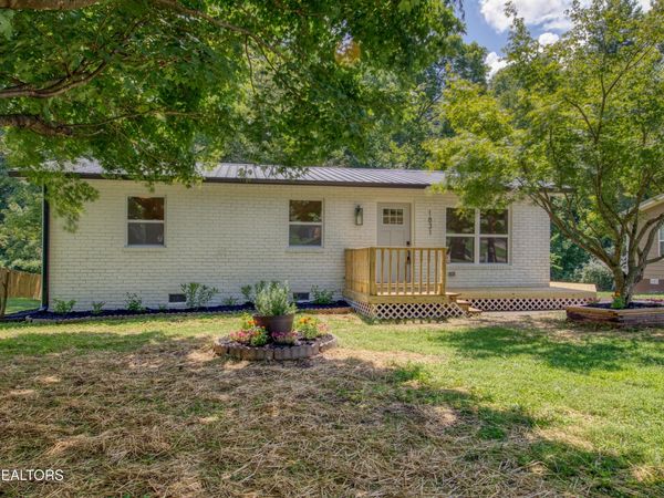 1831 Outer Drive, Lenoir City, TN 37771