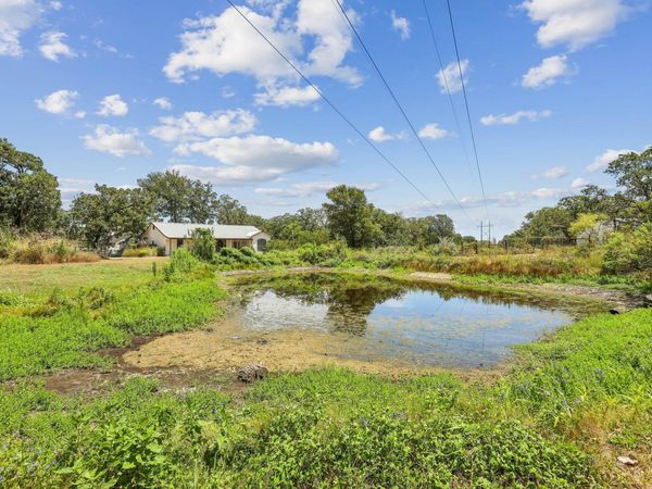 286 Simpson Ave, Cedar Creek, TX 78612
