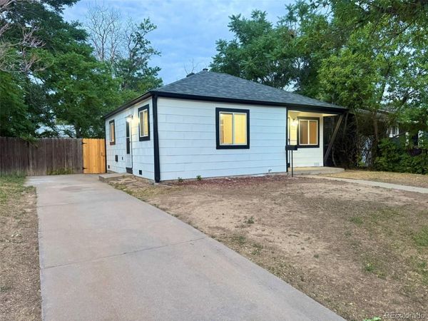 940 Moline Street , Aurora, CO 80010