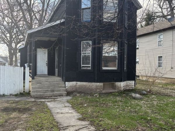 337 N 6th Avenue , Kankakee, IL 60901