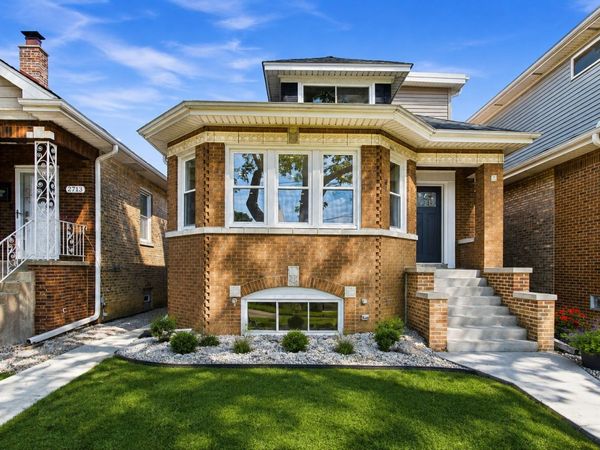 2711 N 77th Avenue , Elmwood Park, IL 60707