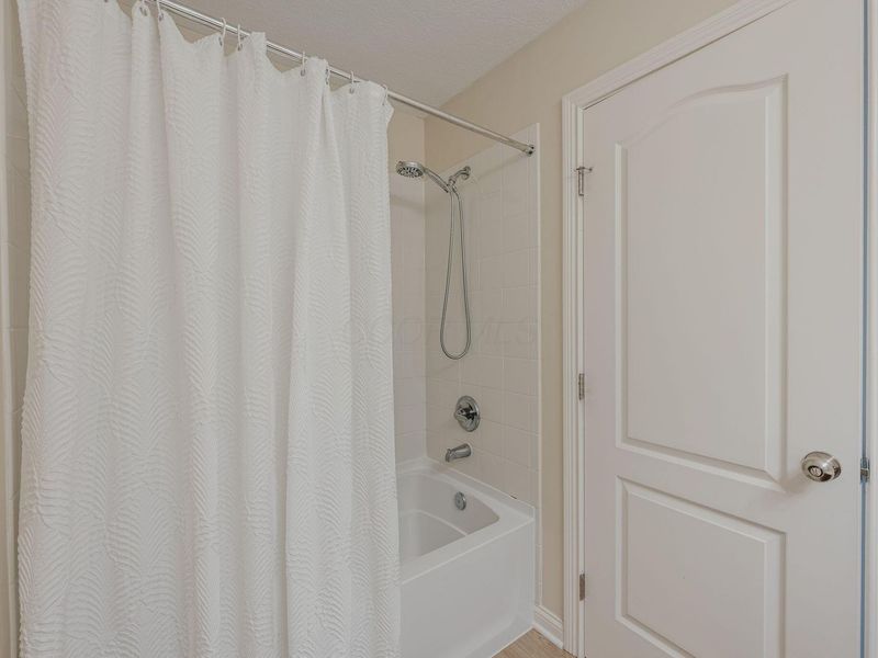 5033 Calais Drive , Columbus, OH 43221 Photo 34