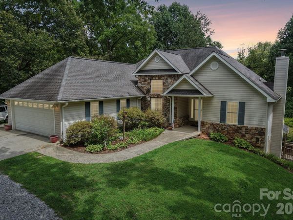 1414 Kanuga Road , Hendersonville, NC 28739
