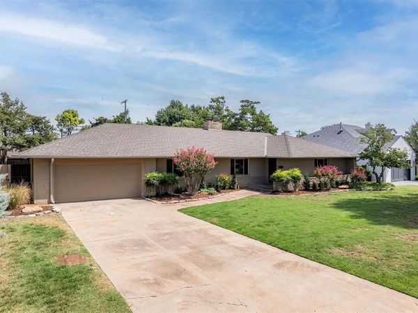 1807 Dorchester Drive, Nichols Hills, OK 73120