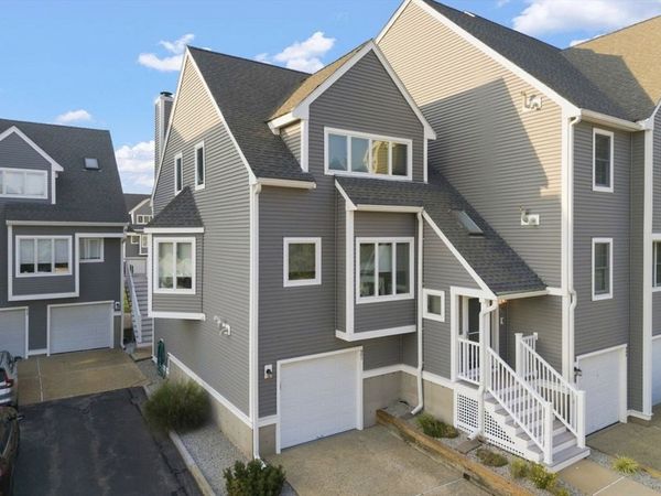 700 Shore Dr, Unit 9-901, Fall River, MA 02721