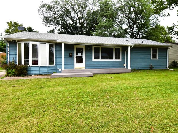 2120 Melrose Avenue, Ames, IA 50010