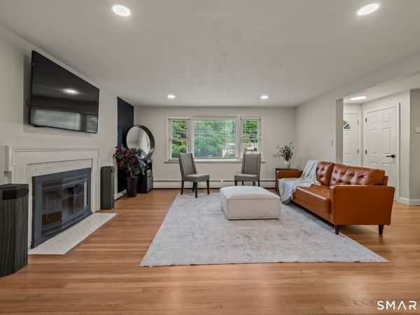 183 Tunxis, Bloomfield, CT 06002