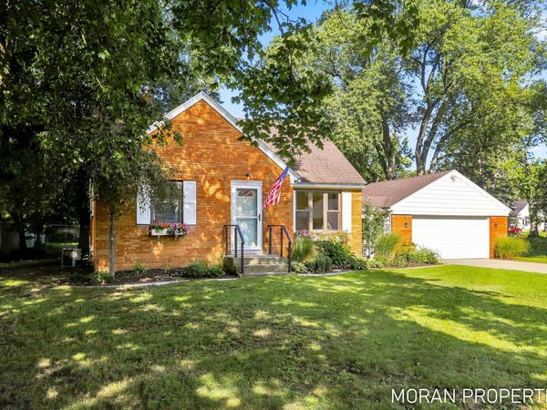 210 Hope Avenue, Holland, MI 49423