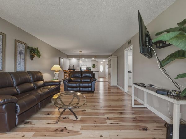 9420 S Hollybrook Lake Drive, Unit 304, Pembroke Pines, FL 33025