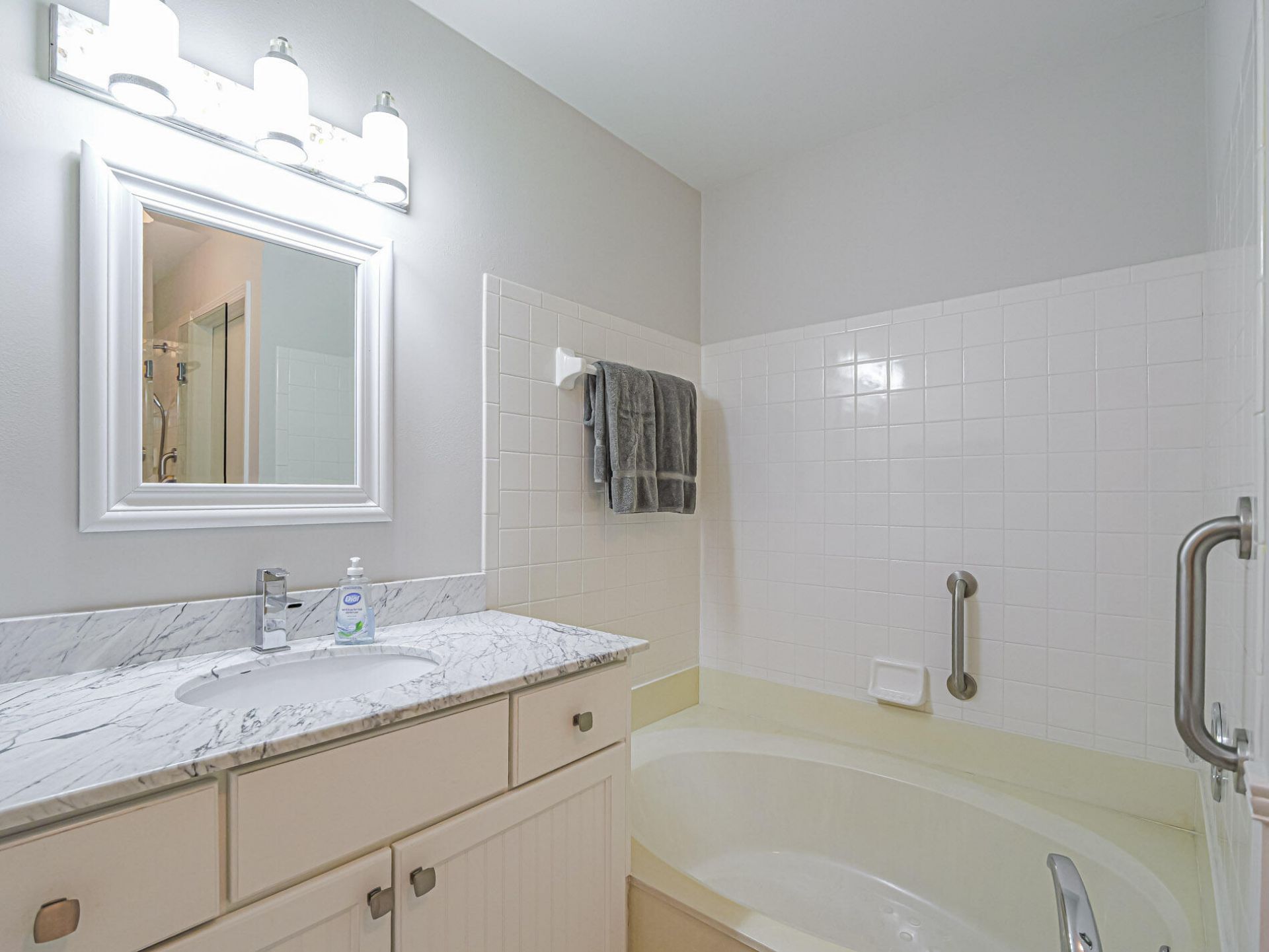 219 E Park Shores Circle, Unit 219B, Indian River Shores, FL 32963 Photo