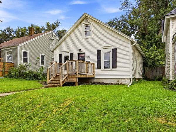 258 12th Street NW, Cedar Rapids, IA 52405