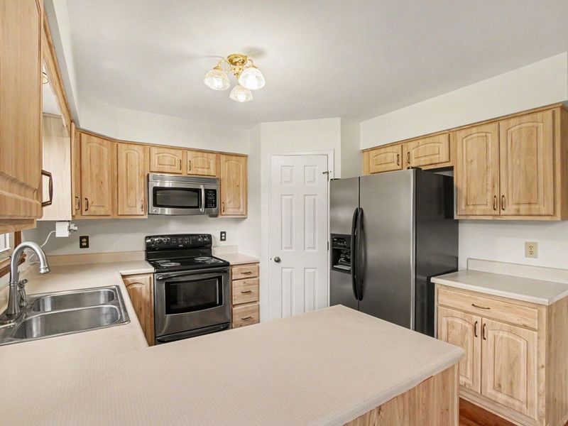 1216 Darvyville Drive, Florence, KY 41042 Photo 2