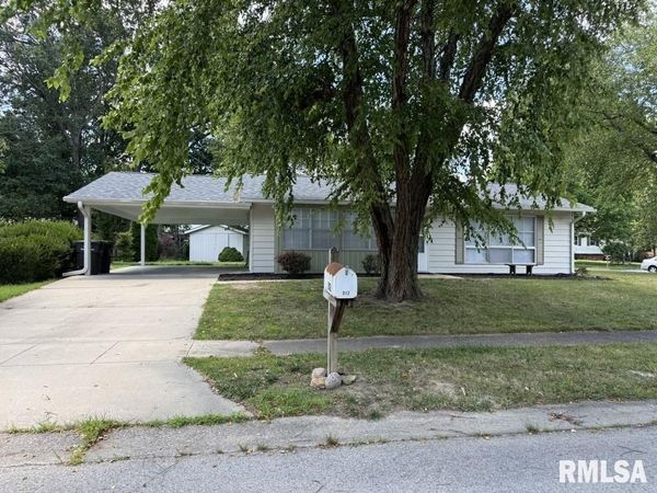 312 S Plover Drive, Carbondale, IL 62901